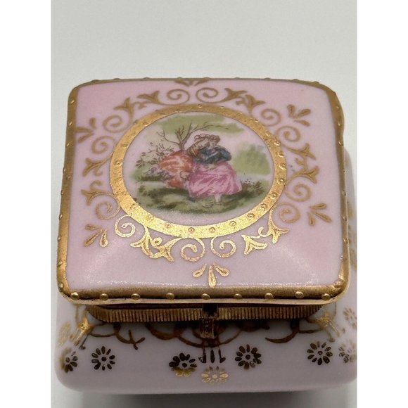Arnart Imports Porcelain Trinket Courting Couple Pink Box 1950's - Picture 11 of 11
